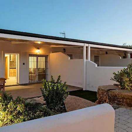 Viviendas Turisticas El Moral Holiday home *
